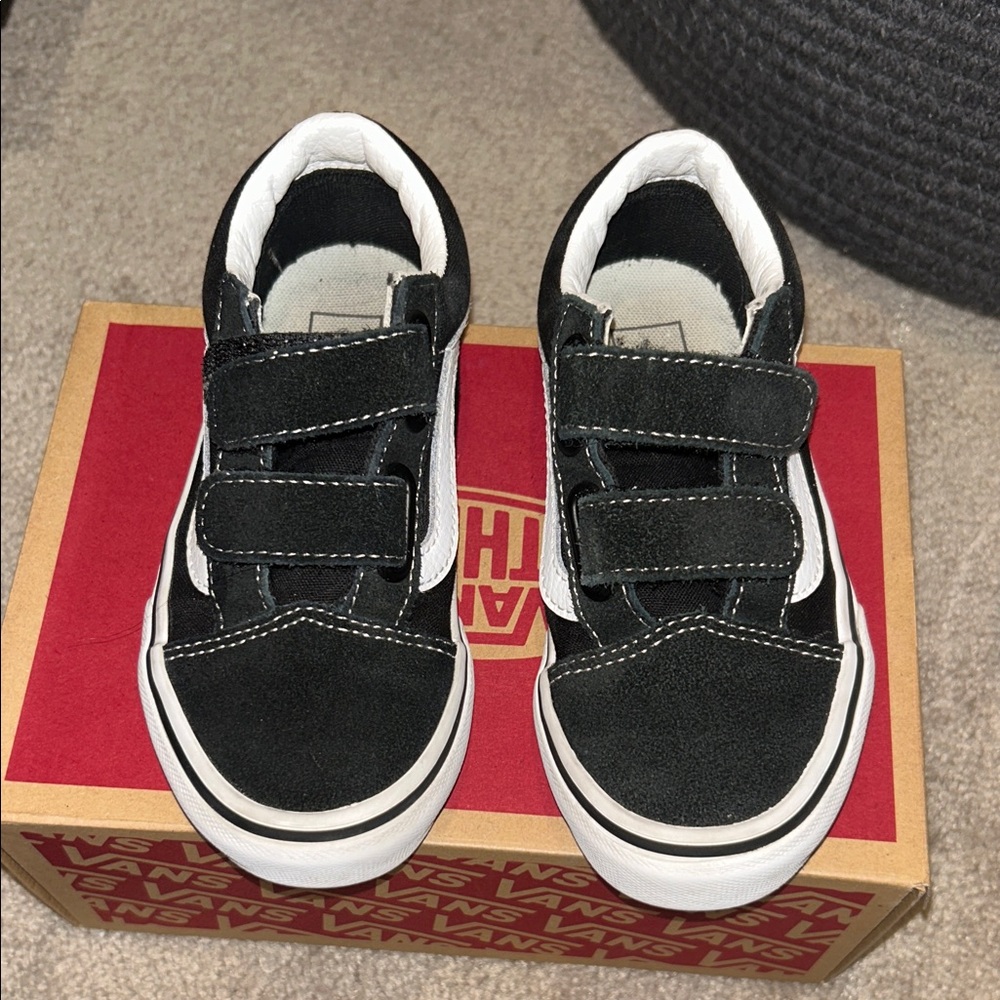 Old Skool Vans Kids Black and White Velcro Sneakers size 12